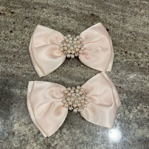 Shoe bows